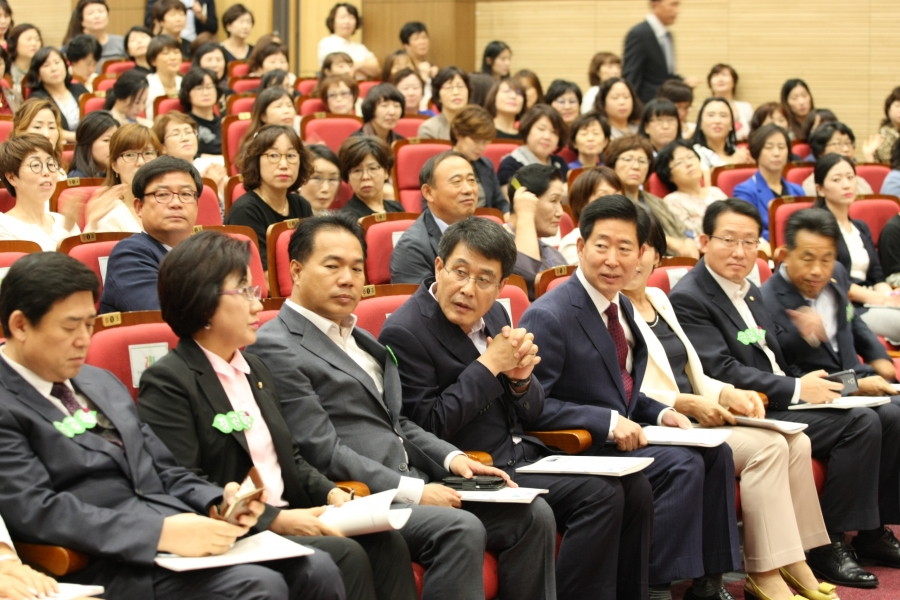 공공형어린이집 법적지위와 질적향상을 위한 정책토론회 - 7K2Q3442.JPG