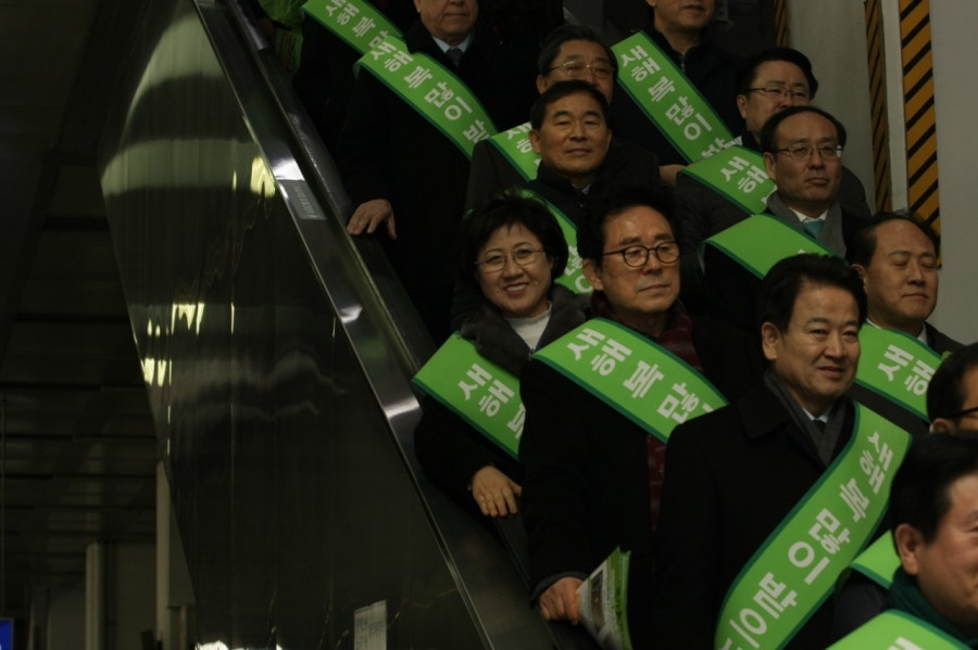 국민의당 용산역 귀향인사 - 170126 국민의당 용산역 귀향인사 (2).jpg