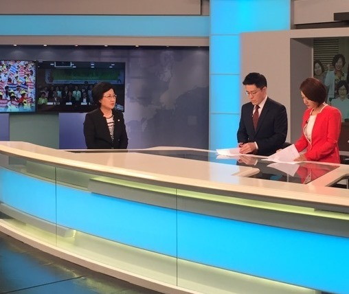 OBS 경인방송 전격인터뷰 녹화 - b5ae2fc75551e1c5312450645137d767.jpg