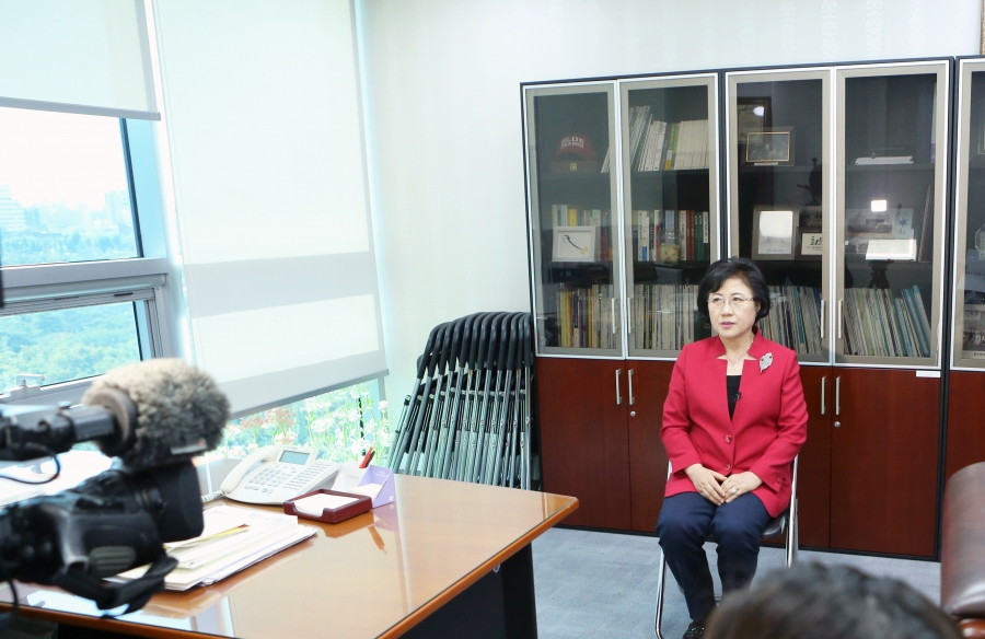 170920 kbs인터뷰1.jpg