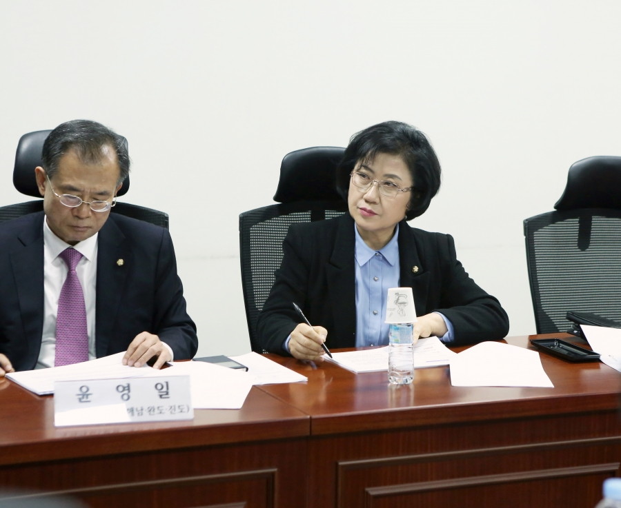 국회 도서발전연구회 섬지역 연료공급 개선방안 정책간담회.jpg