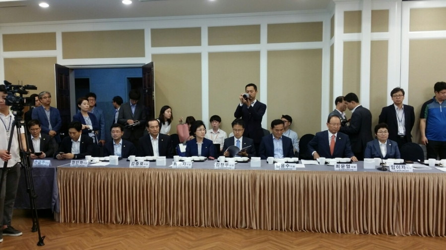 경제재정연구포럼 간담회 - 0-02-01-347e2514b09ed56f65a8d84155616b5f3e969416721cd68418f275264a499f82_full.jpg