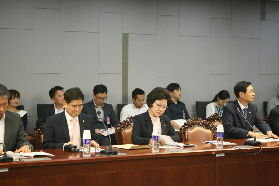 전환기 민주국가 정치발전 지원연구회 - 7K2Q7724.JPG