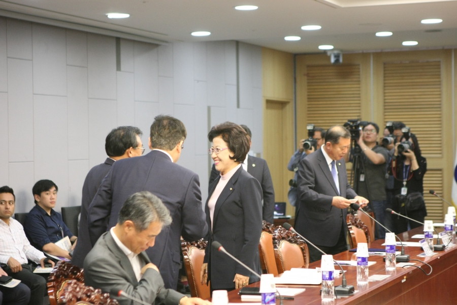 전환기 민주국가 정치발전 지원연구회 - 7K2Q7705.JPG