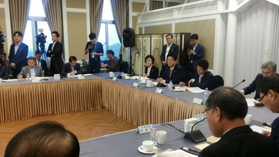 광주 전남 국회의원-전라남도 예산정책협의회 - 0-02-08-9f8e3165dda5acddb86eea801a60ff95d1f8402721103ebcb4910fa4f10fb924_full.jpg