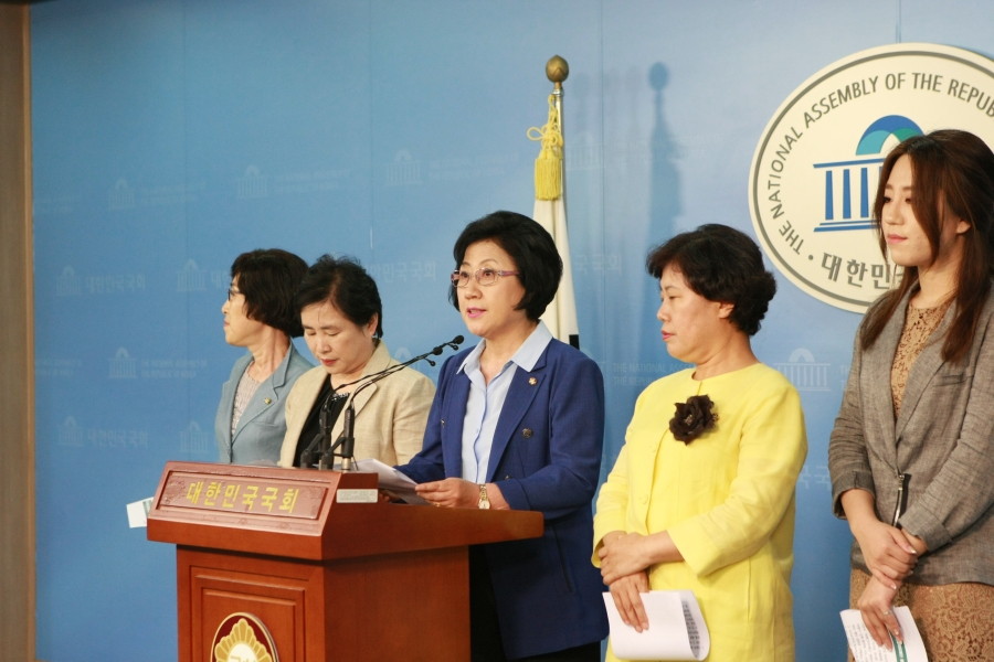 정부의 화해치유재단 강행 반대 - 7K2Q0668.JPG