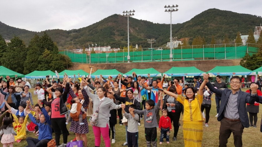 다문화가족 어울림 한마음 체육대회 - KakaoTalk_20161024_111322135.jpg