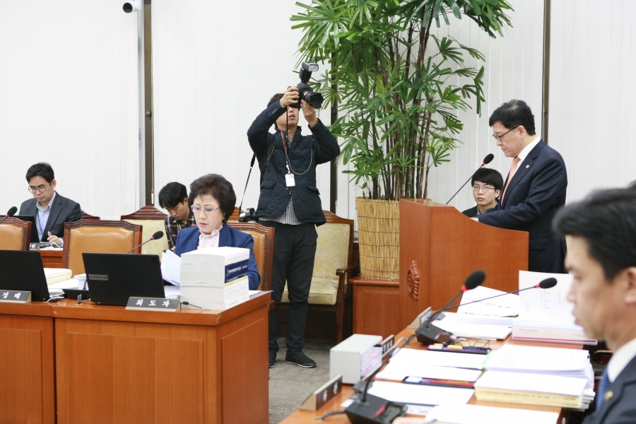 제5차 보건복지위원회 예산안 상정 - 7K2Q3455.JPG