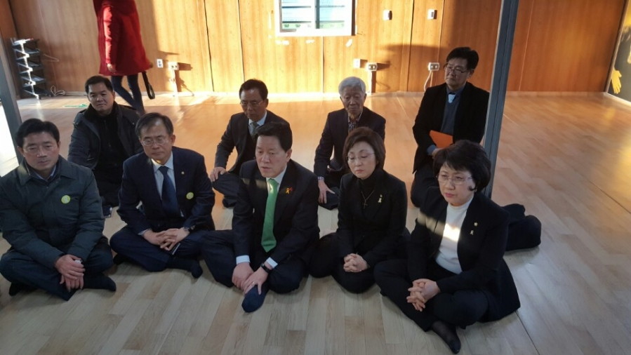 170101 새해인사 팽목항 방문 (14).jpg