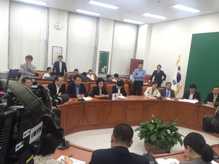 원내대책회의 맞춤형보육 시행 연기 및 재검토 촉구 - 160614_원내대책회의_(4).jpg