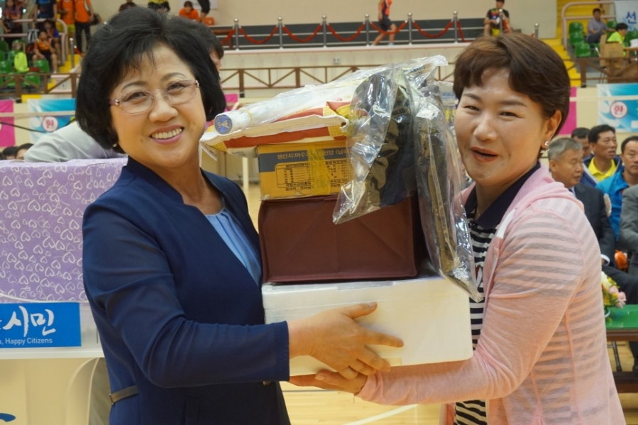 제1회 거북선배 전국 배드민턴대회 - 16.06.18_제1회_거북선배_전국_배드민턴대회-진남체육관_(6).JPG