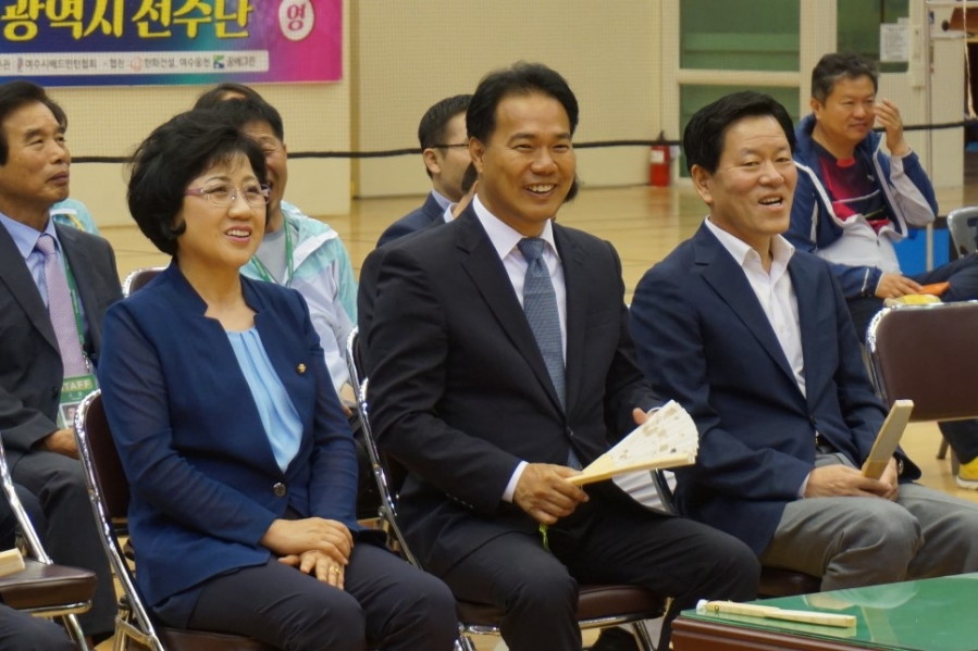 제1회 거북선배 전국 배드민턴대회 - 16.06.18_제1회_거북선배_전국_배드민턴대회-진남체육관_(3).JPG