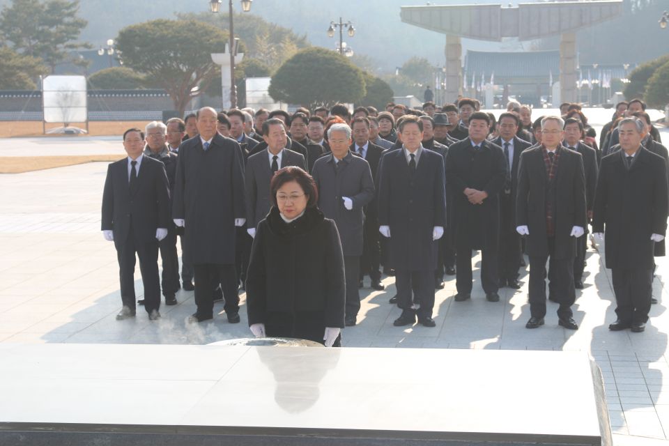 국립 5.18민주묘지 참배 - KakaoTalk_20200102_160526693_15.jpg