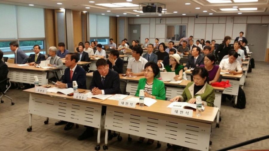 고압지중송전선 전자파로부터 안전한가 토론회 - 16.06.27_고압지중송전선_전자파로부터_안전한가_토론회_(3).jpg