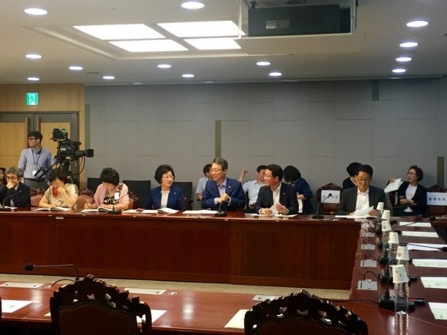 저출산대책 정책토론회 - 0-02-01-eb3be6e366a9b8e7e4b93328e2921fbbdf232aa8f80e62c4e26d0d085940e9f5_full.jpg