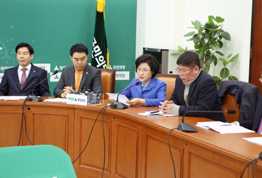 171214 원내정책회의1.jpg