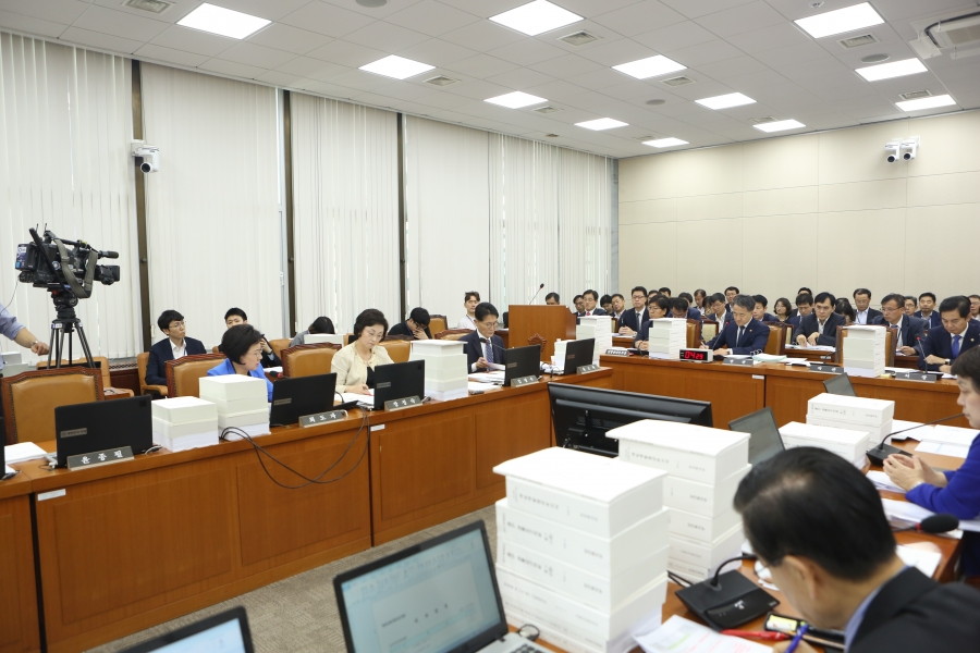 18.08.21_복지위결산심사_질의1 (3).JPG