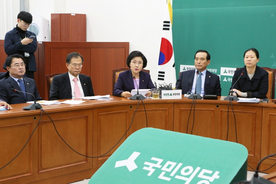 171128 원내대책회의.jpg