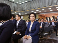 "대한민국의 위대한 헌법정신을 지키겠습니다!"