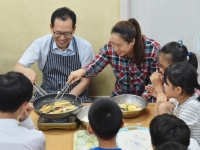 아동센터 와서 전 부치던 기재부 차관은 왜 변심했나
