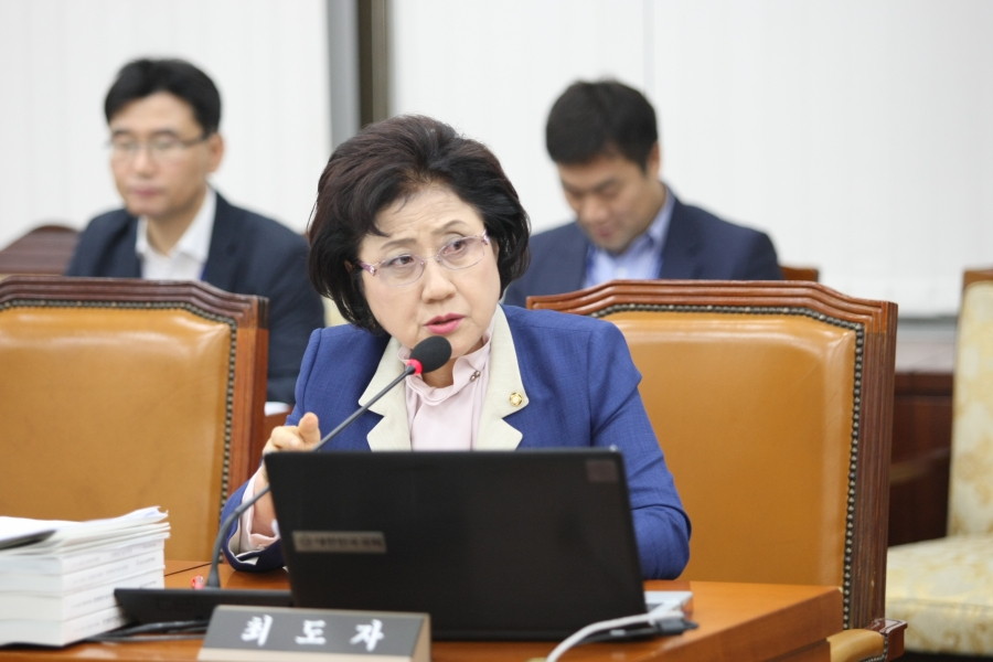 9월 30일 보건복지위 국정감사 진행 중 - 7K2Q8635.JPG