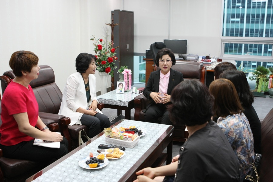 8.29 공공어린이집 토론회 단체사진 - 7K2Q3765.JPG