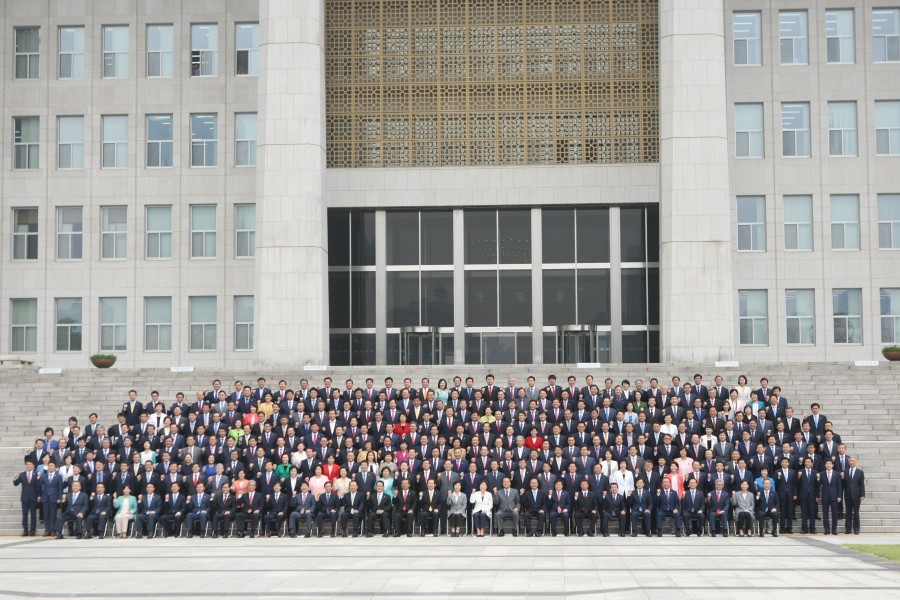 20대 국회의원이 모여 단체사진 - 7K2Q4726.JPG