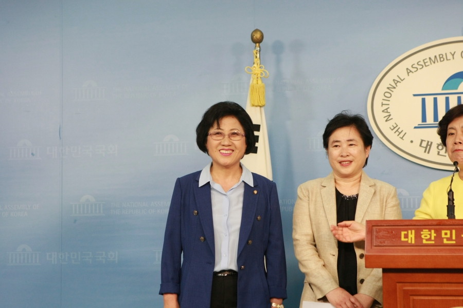 정부의 화해치유재단 강행 반대 - 7K2Q0638.JPG