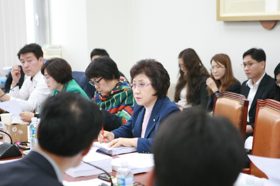 국회 보건복지위원회 예산심사소위원회 - 7K2Q3642.JPG